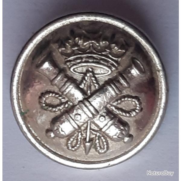 Bouton uniforme Militaire artillerie, canons croiss, flche, couronne.