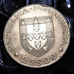 Portugal piece de 25$00 escudos 1977 ttb