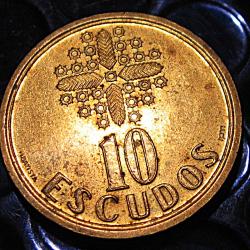 Portugal piece de 10 escudos 1996 ttb+(républica portuguesa)