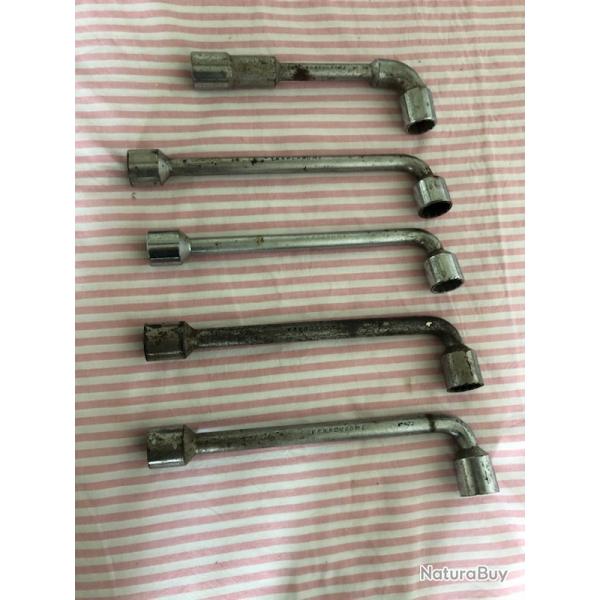 Lot de 10 diverses cls  pipe.