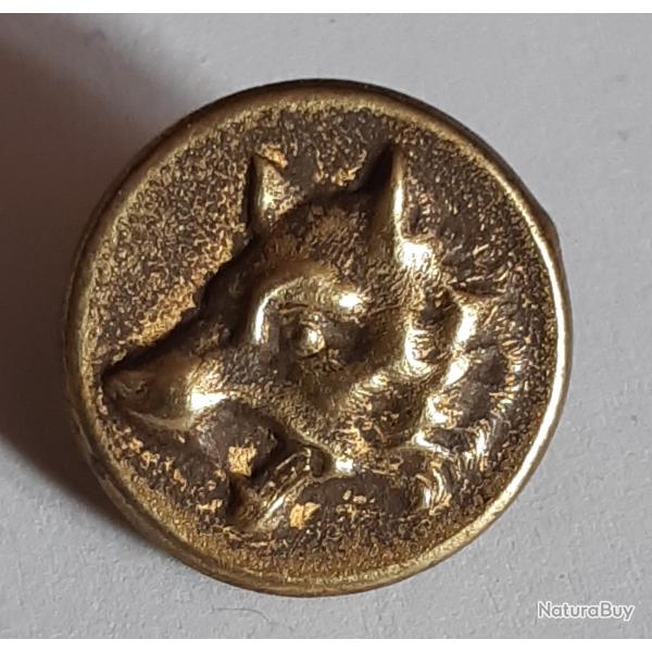 Bouton de livre de chasse, Tte de Loup  gauche , 16, laiton. SUPRIEUR FRANCE, Lot B4