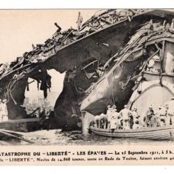 CPA - MARINE GUERRE- Catastrophe du "La Liberté" LES ÉPAVES -N°814