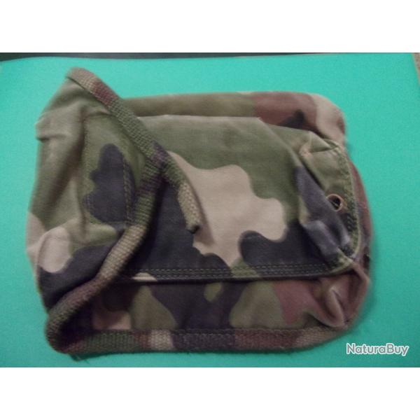 Porte chargeur FAMAS 5,56x45 en toile motif camoufl 3 compartiments neuf