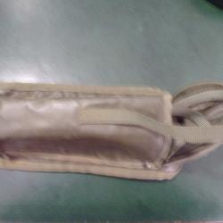 Porte radio de campagne en plastic vert armée Française neuf