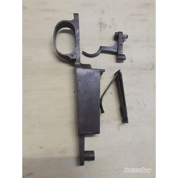 Magasin avec planchette lvatrice et ressort  . fond de magasin plus dtente