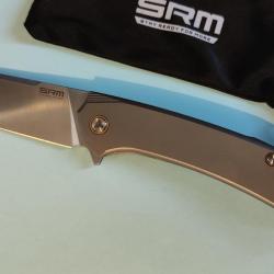 SRM ASIKA , ( Big version ) ,Titane ,154 cm , framelock/flipper  , lame 10 cm , 22.6 cm .