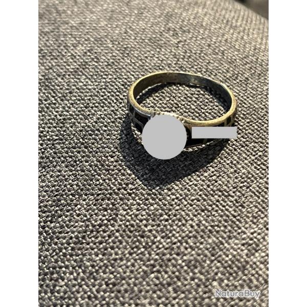 une belle bague allemande avec de trs beaux dcors ww2