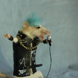 taxidermie rat punk rock star taxidermy rat punk rockeur cabinet de curiosité oditties