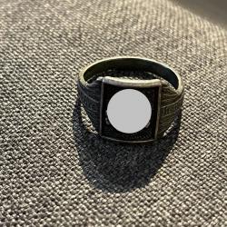 une bague allemande avec devise ww2