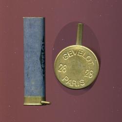 Cal. 28 à broche - marquage : GEVELOT 28 PARIS 28 - culot laiton - tube carton bleu 65 mm