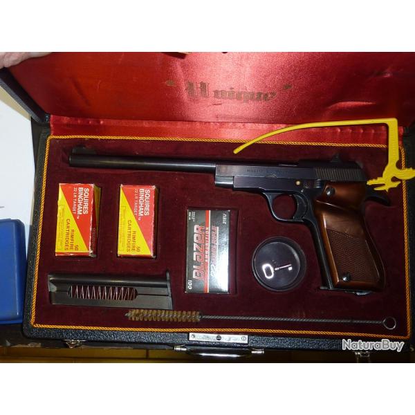 Pistolet UNIQUE modle D3 - cal. 22LR - dans coffret origine - tat trs peu servi.