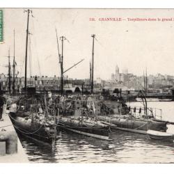 CPA - Marine Militaire - GRANVILLE - Torpilleurs dans le grand bassin N°083