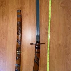 Épée artisanale en bois sculpté - lame acier - 78 cm
