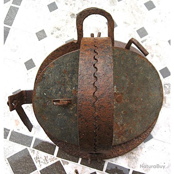 piege rond  palette (collector) en  fer forg machoires crantes diametre ouvert 18 cm