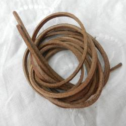 paire de lacets en cuir neufs de stock pour brodequins
