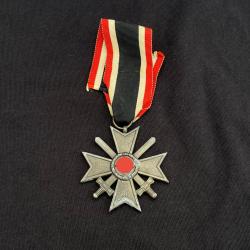 Croix du Mérite de guerre 2e classe avec glaives - Allemand WW2