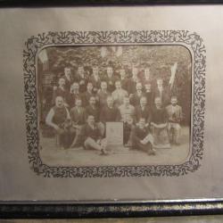 photo de groupe ancienne argentique;organisateurs combats de coqs "les coqueleurs"