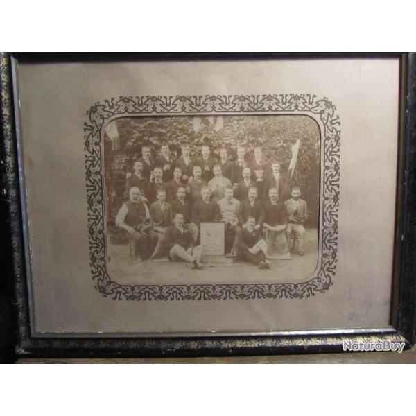 photo de groupe ancienne argentique;organisateurs combats de coqs "les coqueleurs"