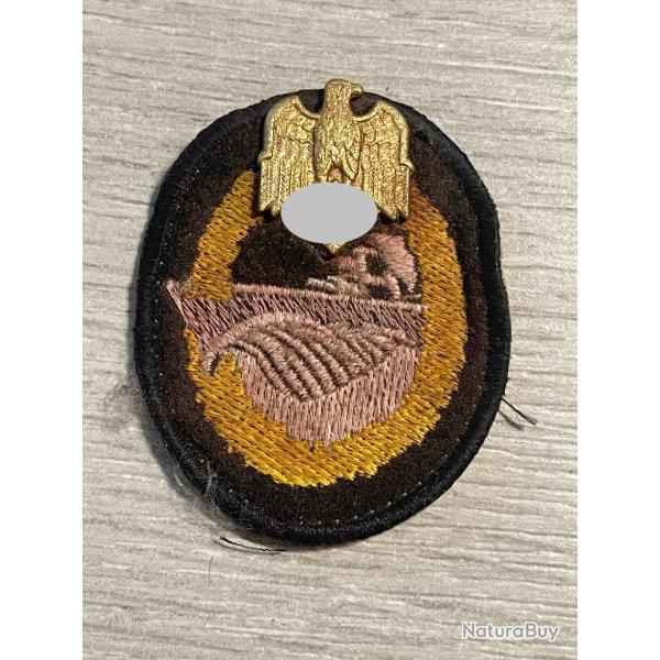 un insigne tissu allemand avec aigle mtal dor ww2
