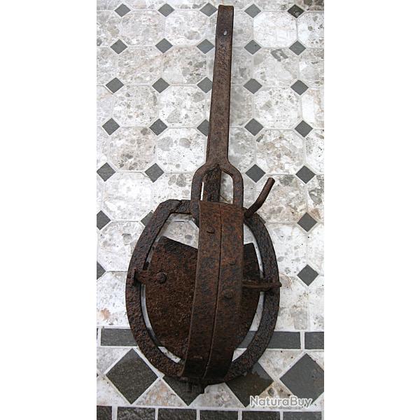 piege de collection ovale  palette diametre 14 cm longueur 38 cm