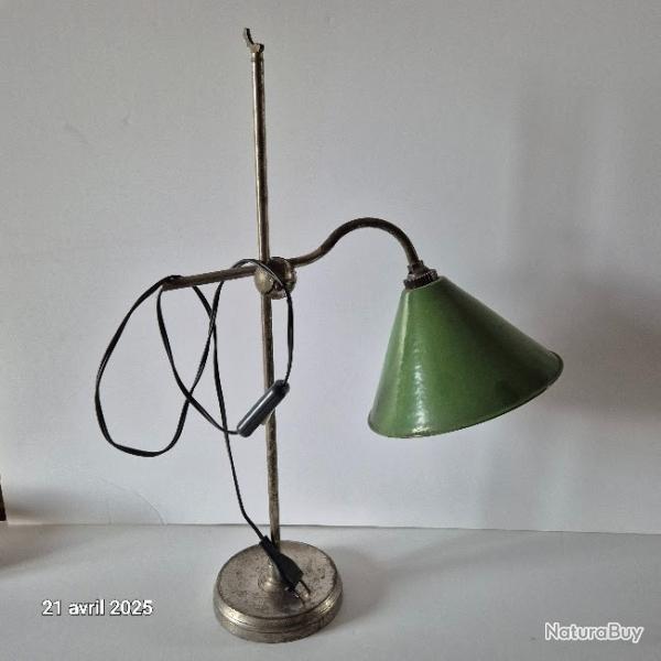 Lampe de bureau, d'atelier ou de chevet  vintage, en mtal ,
