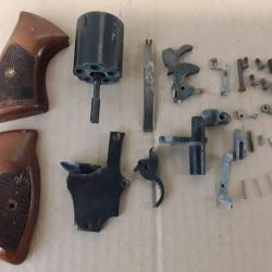 Lot de pieces revolver HS  Herbert schmidt cal.9mm gren