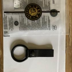 Lot de 150 articles neufs pour ceinturons , portes lampes, portes chargeurs cordura