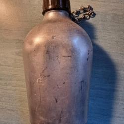 Ancienne gourde militaire