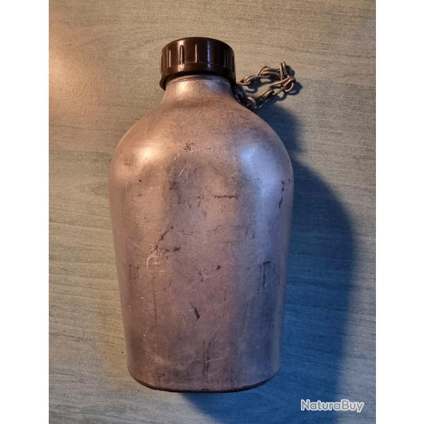 Ancienne gourde militaire