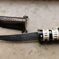 Joli couteau origine syrienne de collection Ancien poignard en os