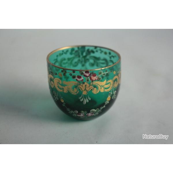 Ancien verre  liqueur cristal vert maill or