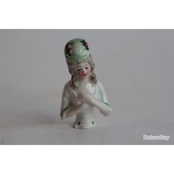 Demi figurine porcelaine Femme Marquise