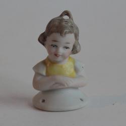 Demi figurine porcelaine biscuit Fillette