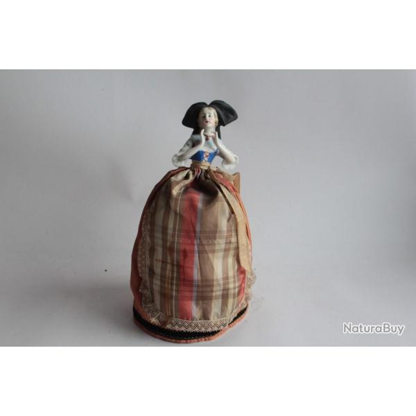 Demi figurine porcelaine Alsacienne