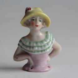 Demi figurine porcelaine biscuit Femme