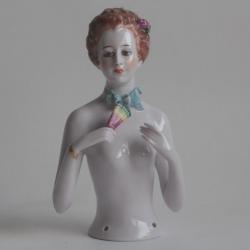 Demi figurine porcelaine Femme nue à l'éventail