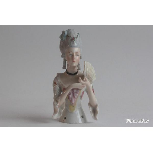 Demi figurine porcelaine Marquise  l'ventail Goebel