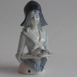 Demi figurine porcelaine bleue Chocolatière Galluba & Hofmann