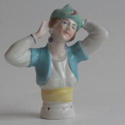 Demi figurine porcelaine Femme costume turque Orientaliste