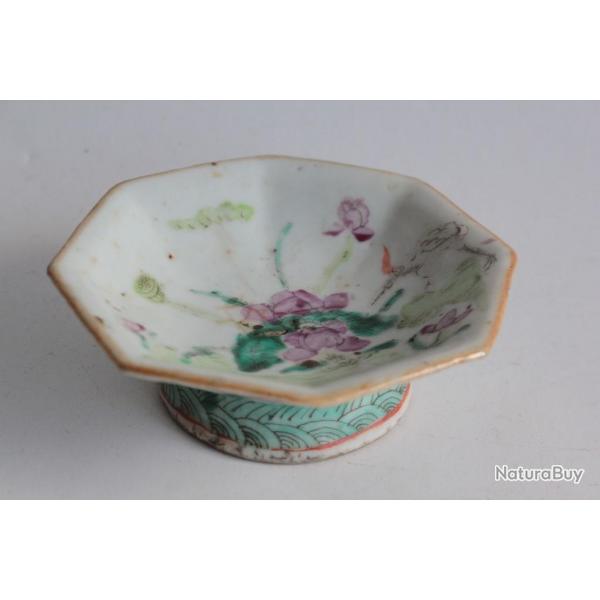 Ancienne petite coupe porcelaine maille Chine