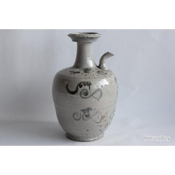 Bouteille  vin cramique Ming Chine