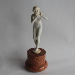 Femme nue porcelaine Prof. Otto Poertzel Allemagne Art déco
