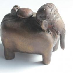 Ancien Éléphant brûle parfum bronze Inde