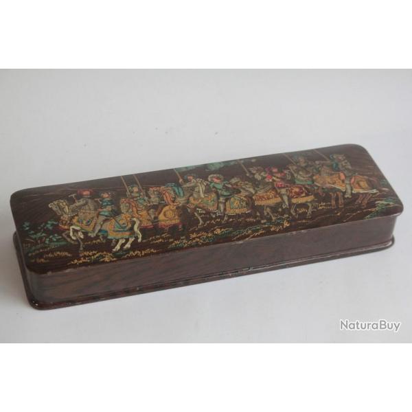 Boite  gants bois laqu Chevaliers XIXe sicle Napolon III