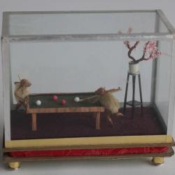 Diorama Singes Billard Insectes Cigales Chine taxidermie