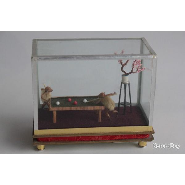 Diorama Singes Billard Insectes Cigales Chine taxidermie