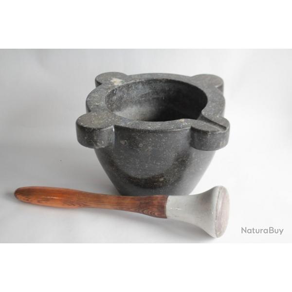 Grand mortier marbre noir XVIIIe sicle