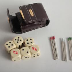 Jeu de dés Swiss Airlines avec marqueurs et étui cuir