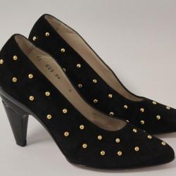 ESCADA Escarpins daim noir clous dorés T36