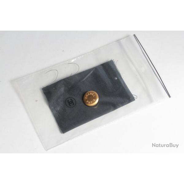 CHANEL Bouton mtal dor Chanel Paris vintage